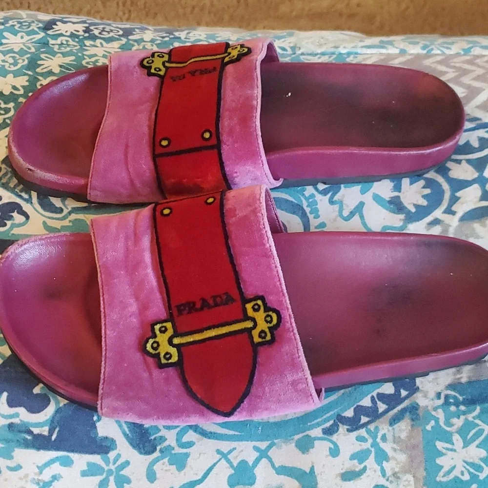 Authentic Prada sandals - Picture 2 of 9